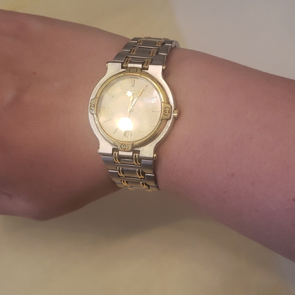 Gucci 9000 M watch main image 9